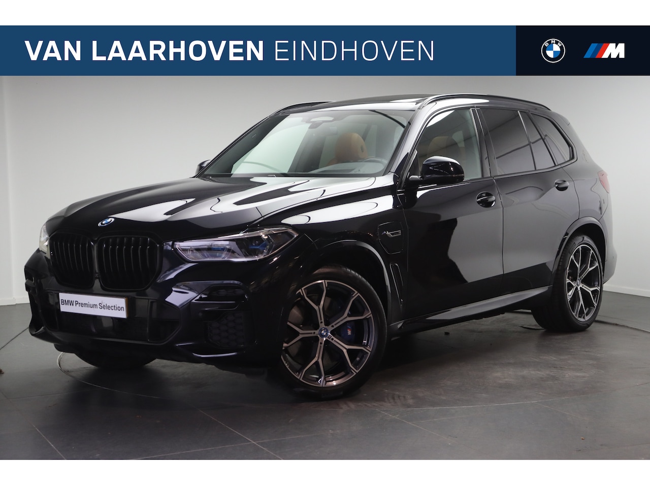 BMW X5 - xDrive45e M Sport Automaat / Panoramadak / Trekhaak / Sportstoelen / Adaptief onderstel / - AutoWereld.nl