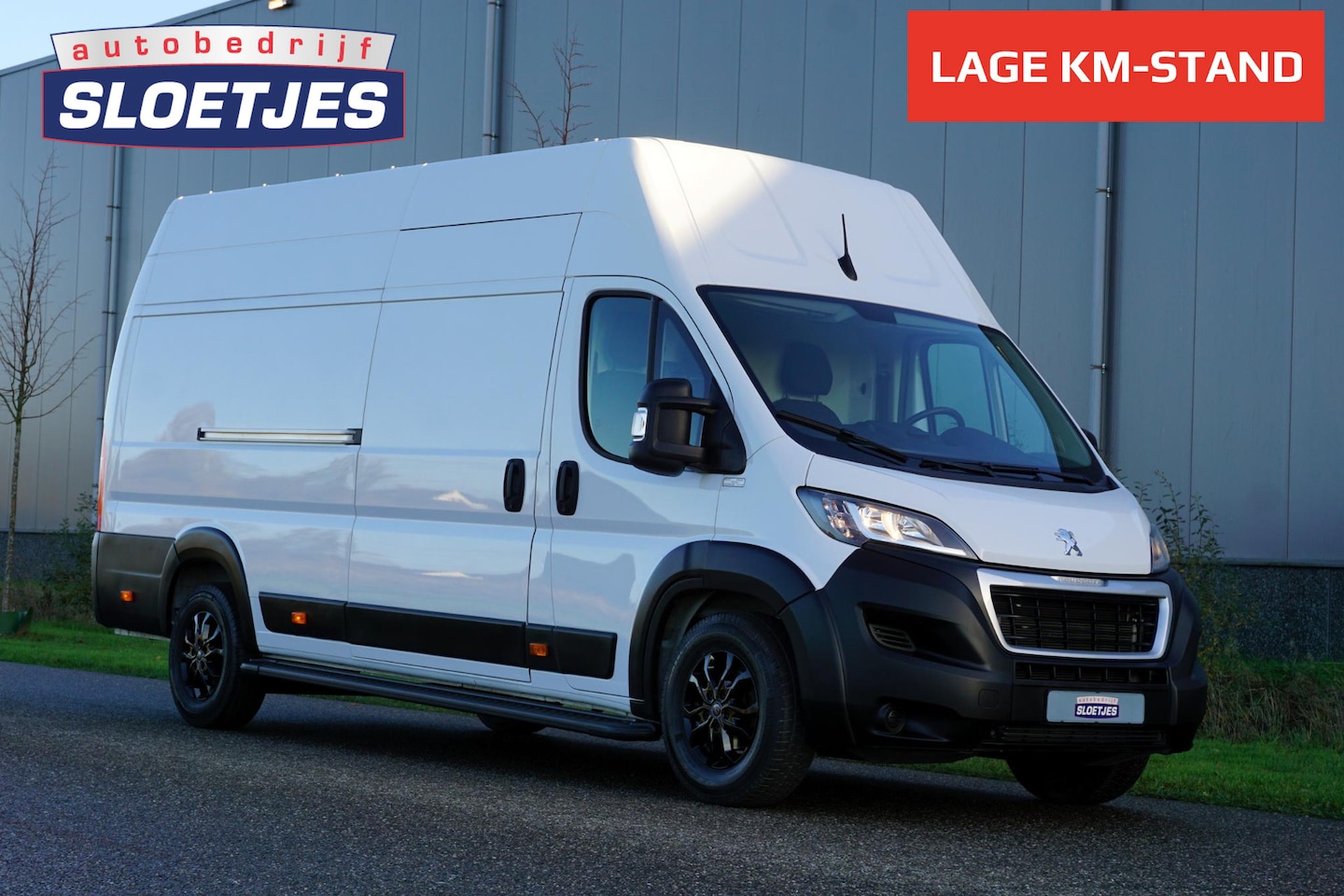 Peugeot Boxer - 2.2 BlueHDi 165 L4H3 Zwaar 3.5t in Topstaat |EURO6 |Navi |Camera |Cruise |Airco |Trekhaak - AutoWereld.nl