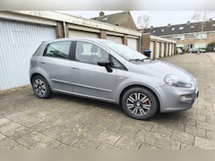 Fiat Punto Evo - 0.9 TwinAir Easy Nieuwe banden / Chiptuned / Leuke extra's / Xenon / 5-deurs