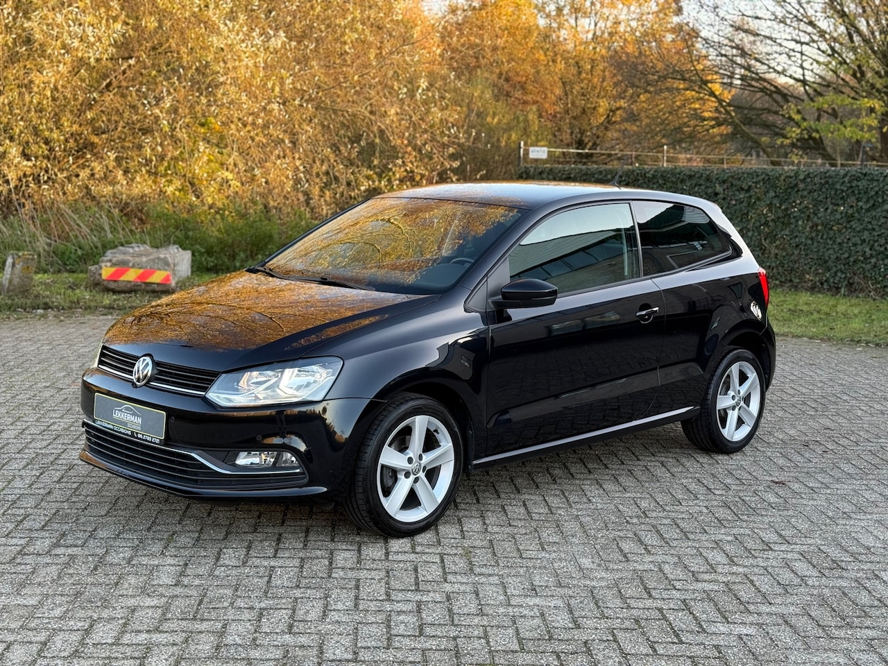 Volkswagen Polo - 1.0 High Line CRUISE I PDC I NAVI I AIRCO I BLUETOOTH I MOOI - AutoWereld.nl