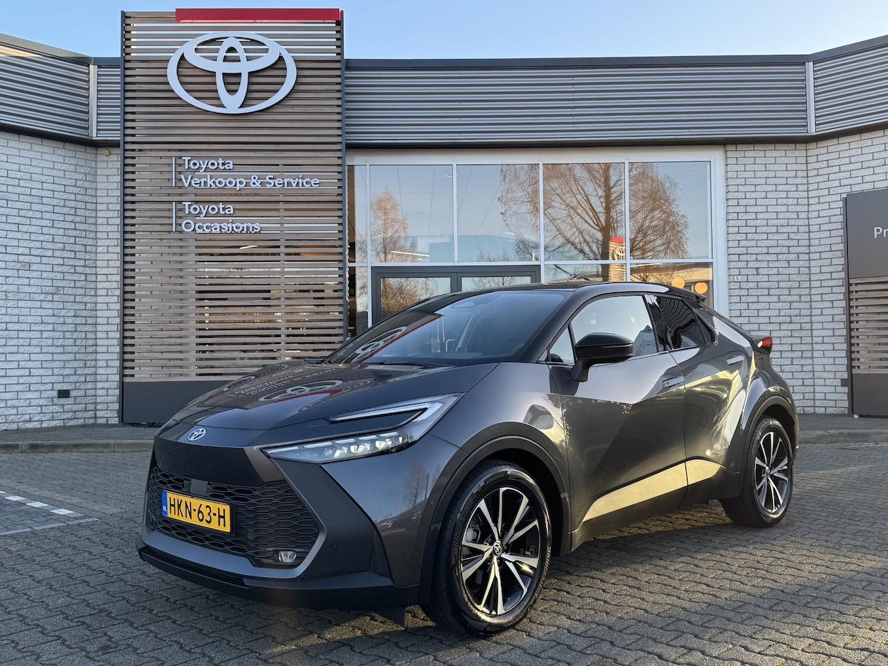 Toyota C-HR - HYBRID 140 FIRST EDITION PARK-SENSOREN BLIND-SPOT NAVI APPLE/ANDROID CAMER CLIMA AD-CRUISE - AutoWereld.nl