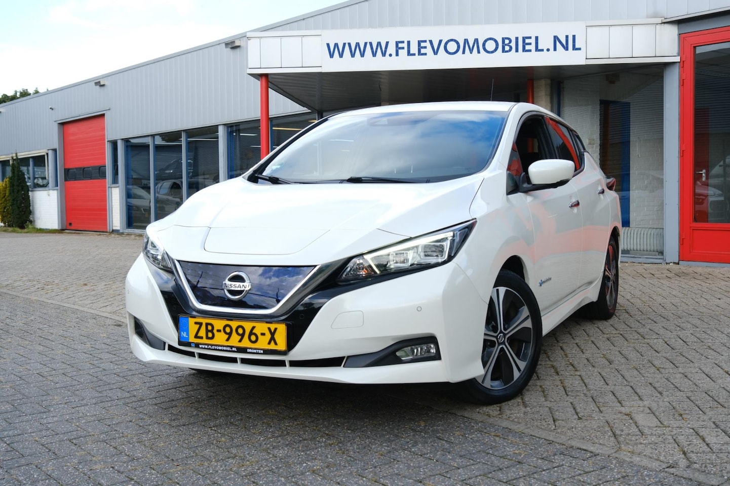 Nissan LEAF - Tekna 40 kWh Aut. Leer|Adapt. - AutoWereld.nl