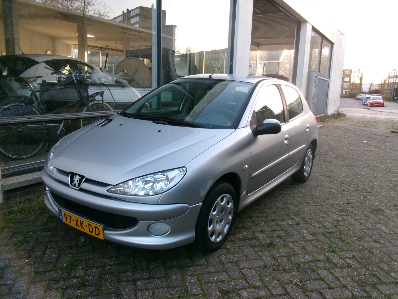 Peugeot 206 - 1.4 Forever ORGINEEL 75000 KM ! - AutoWereld.nl
