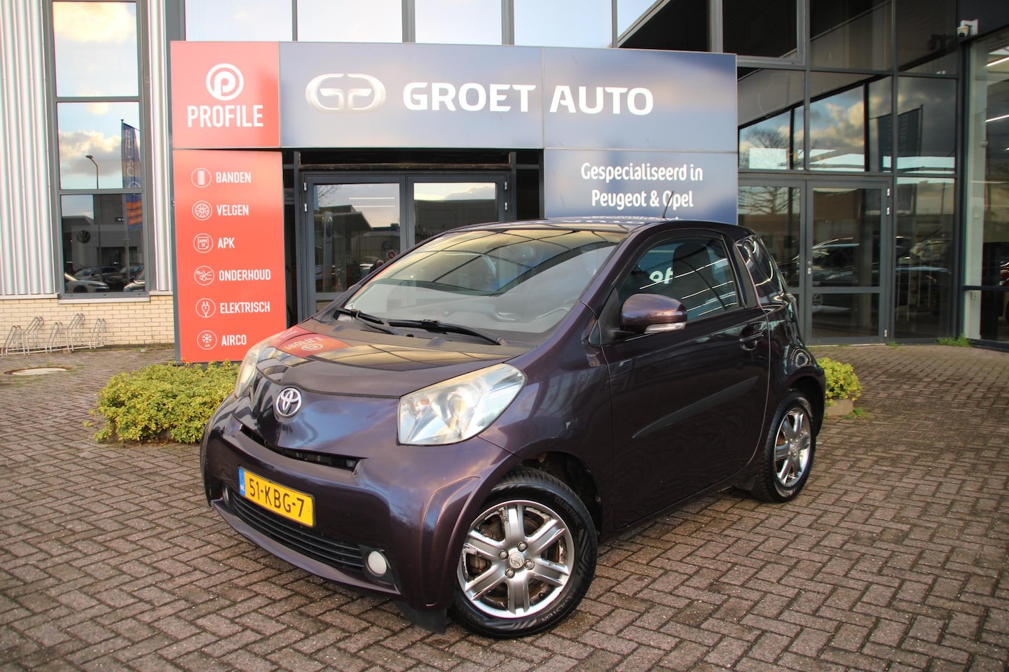 Toyota iQ - 1.0 VVTi Aspiration 1e eigenaar, 91.615km APK tot 31-10-2026 - AutoWereld.nl