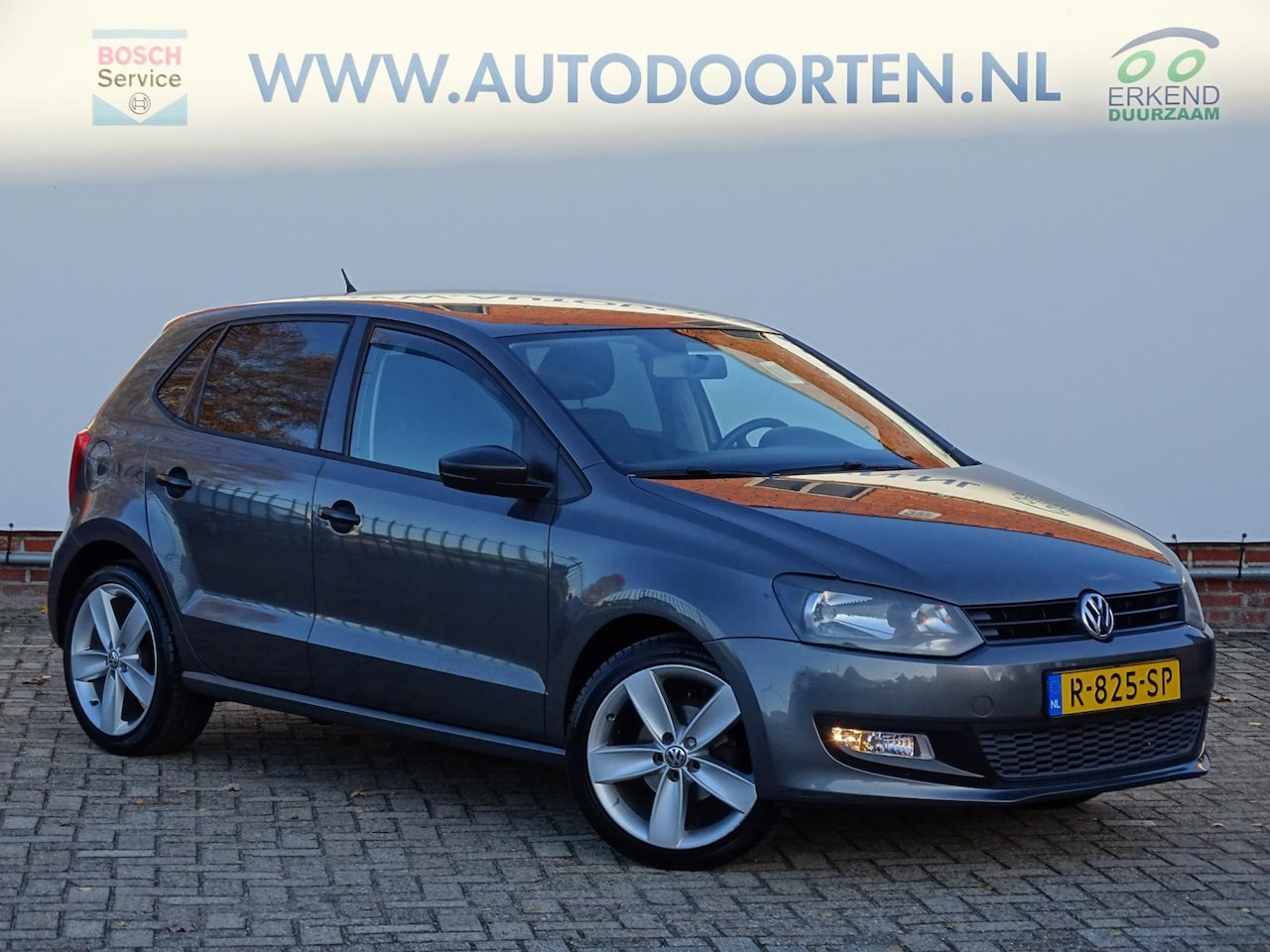 Volkswagen Polo - 1.2 Easyline|Stoelverwarming|Clima|Bluetooth|17" Lichtmetaal - AutoWereld.nl