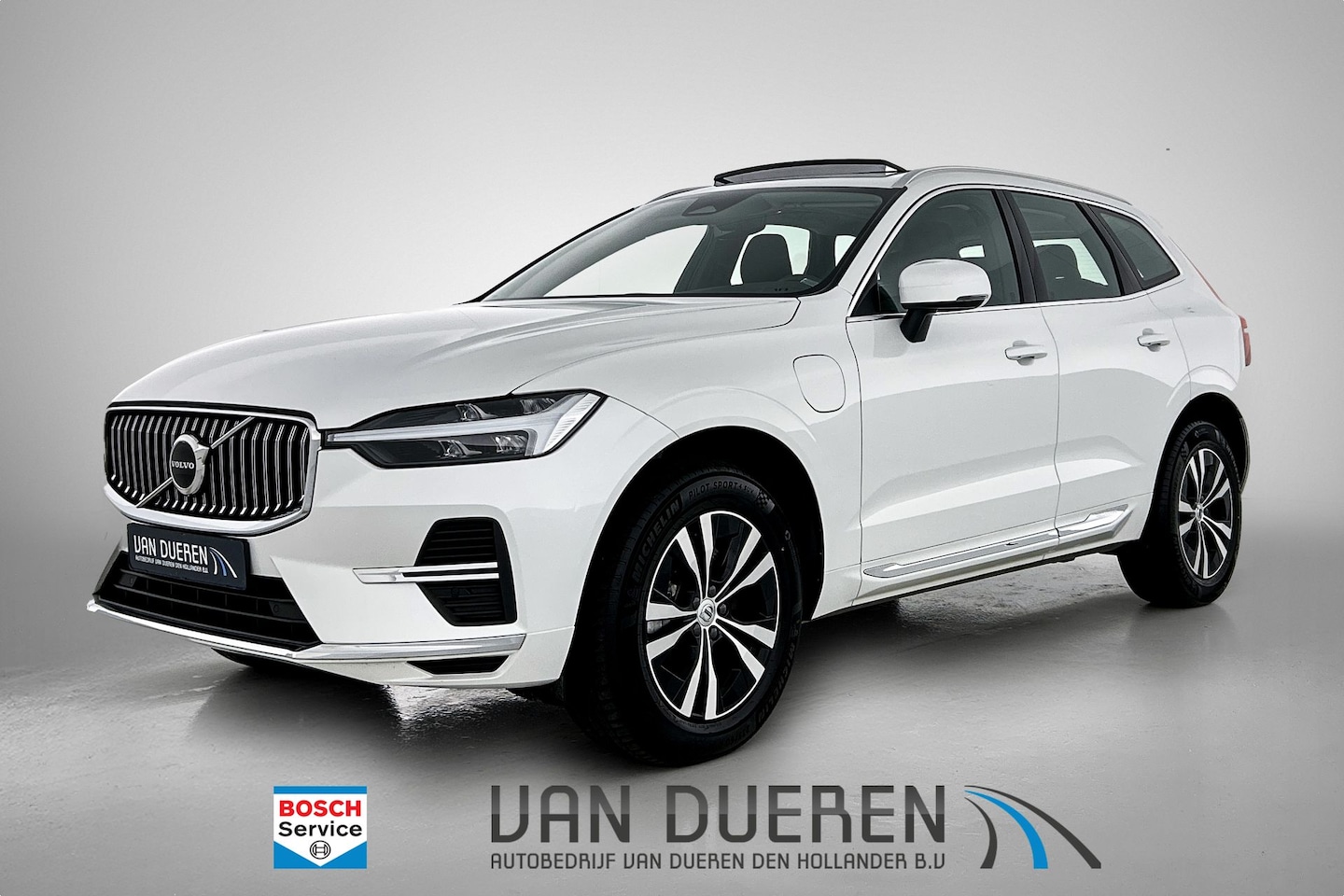 Volvo XC60 - 2.0 T6 Plug-in hybrid AWD Core Bright Pano, Carplay Bij Leseman foto s interieur Henri - AutoWereld.nl