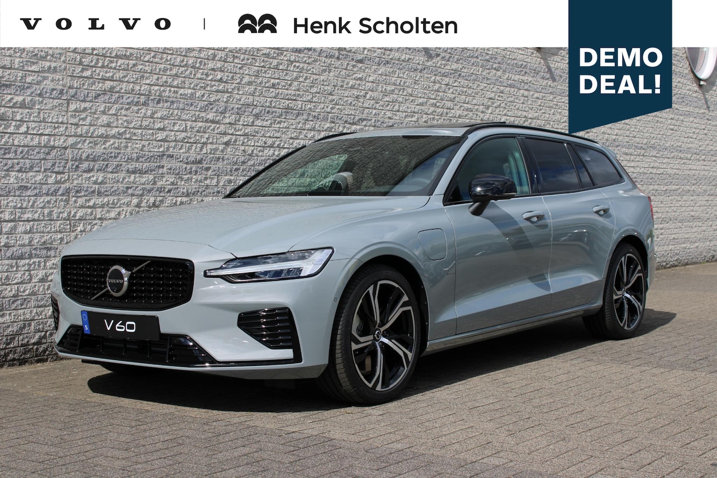 Volvo V60 - T6 Plug-in hybrid AWD Plus Dark | Panoramadak met schuif-/kantelfunctie | Verwarmbare voor - AutoWereld.nl