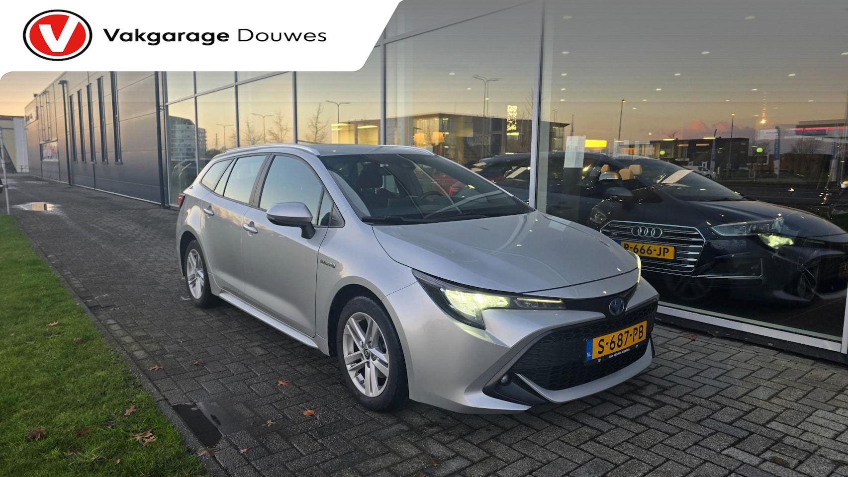Toyota Corolla Touring Sports - 1.8 Hybrid Active |Automaat|Dealeronderhouden|ACC - AutoWereld.nl