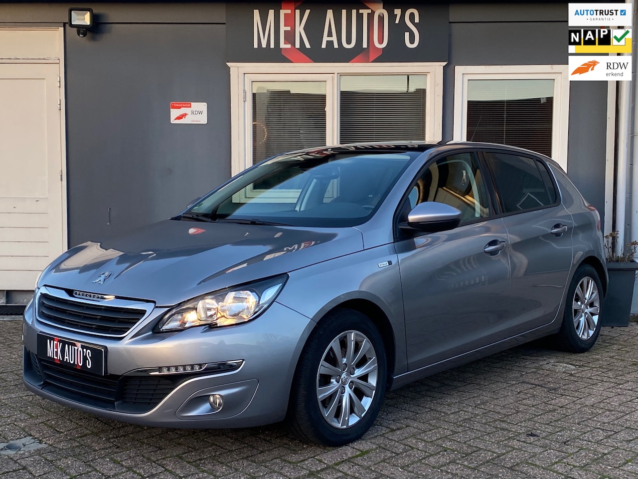 Peugeot 308 - 1.2 PureTech Style|1e Eigenaar|Pano|Navi|Cruise| - AutoWereld.nl