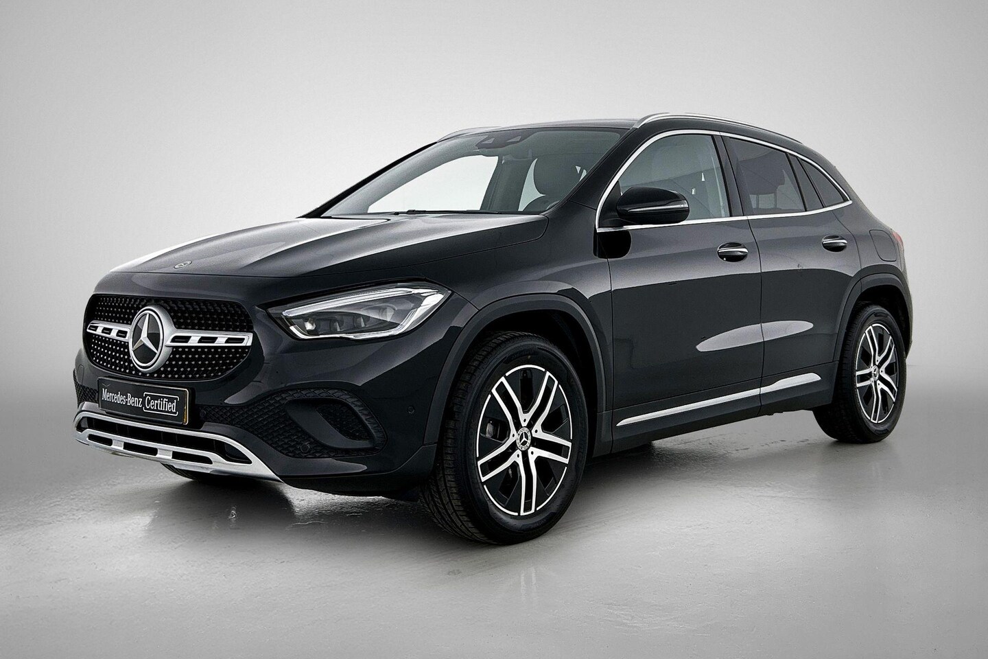 Mercedes-Benz GLA-Klasse - GLA 200 Automaat Business Solution Luxury | Premium Plus Pakket | Panoramadak | Multibeam - AutoWereld.nl