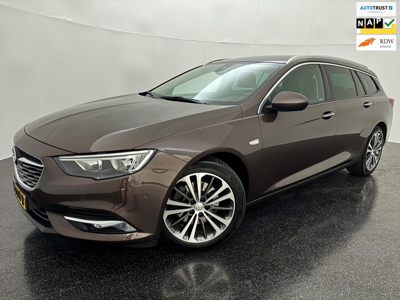 Opel Insignia Sports Tourer - 1.5 Turbo Business Executive AUT/CAM/TREKH - AutoWereld.nl