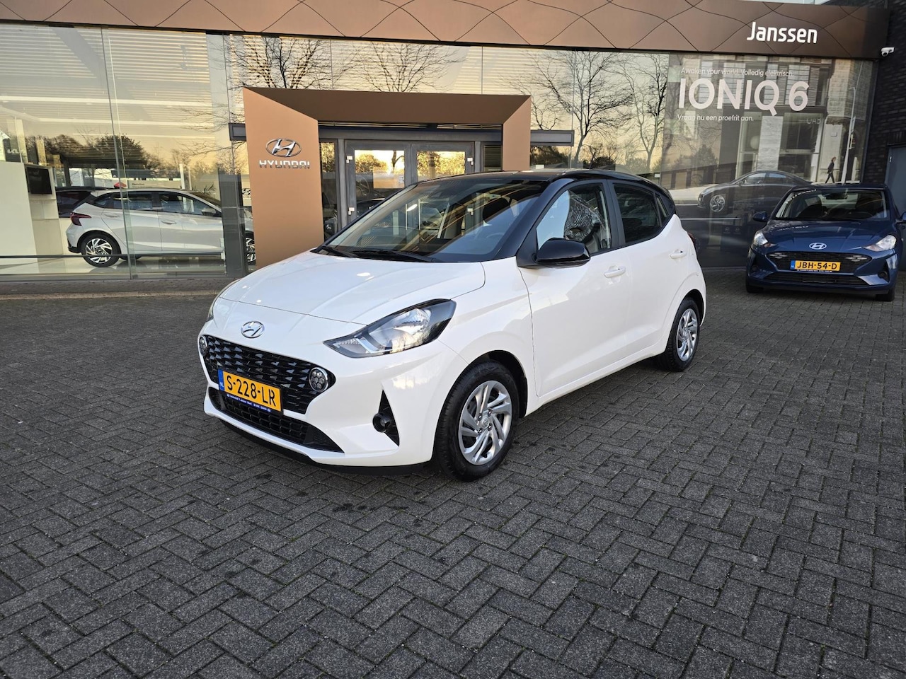 Hyundai i10 - 1.0 Comfort Smart NL-auto/trekhaak - AutoWereld.nl