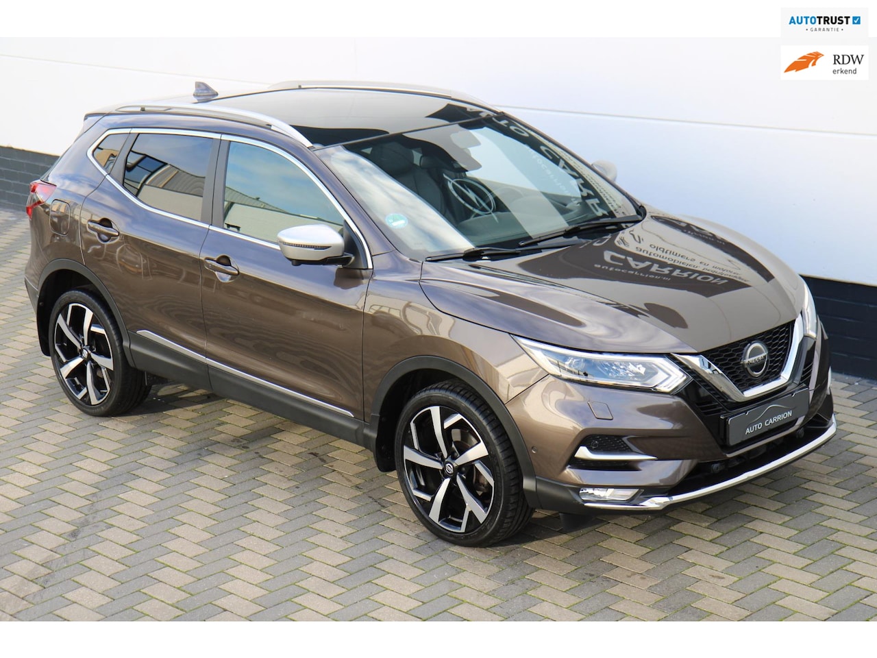 Nissan Qashqai - 1.3 DIG-T Tekna + Pano Leder Keyless Bose !! - AutoWereld.nl