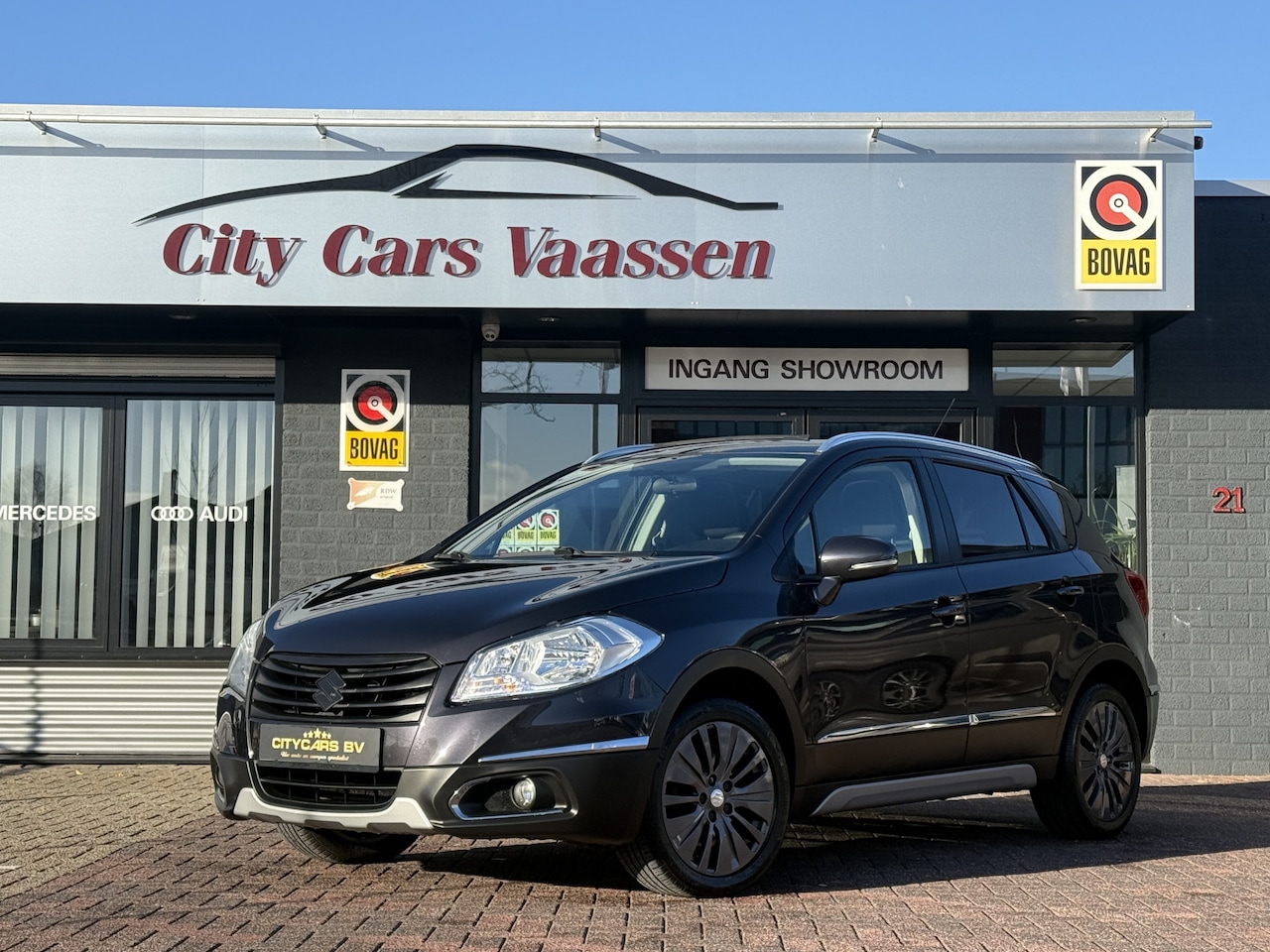 Suzuki SX4 S-Cross - 1.6 Exclusive 120 pk panoramadak navigatie camera keyless entry climate ctr cruise ctr lmv - AutoWereld.nl