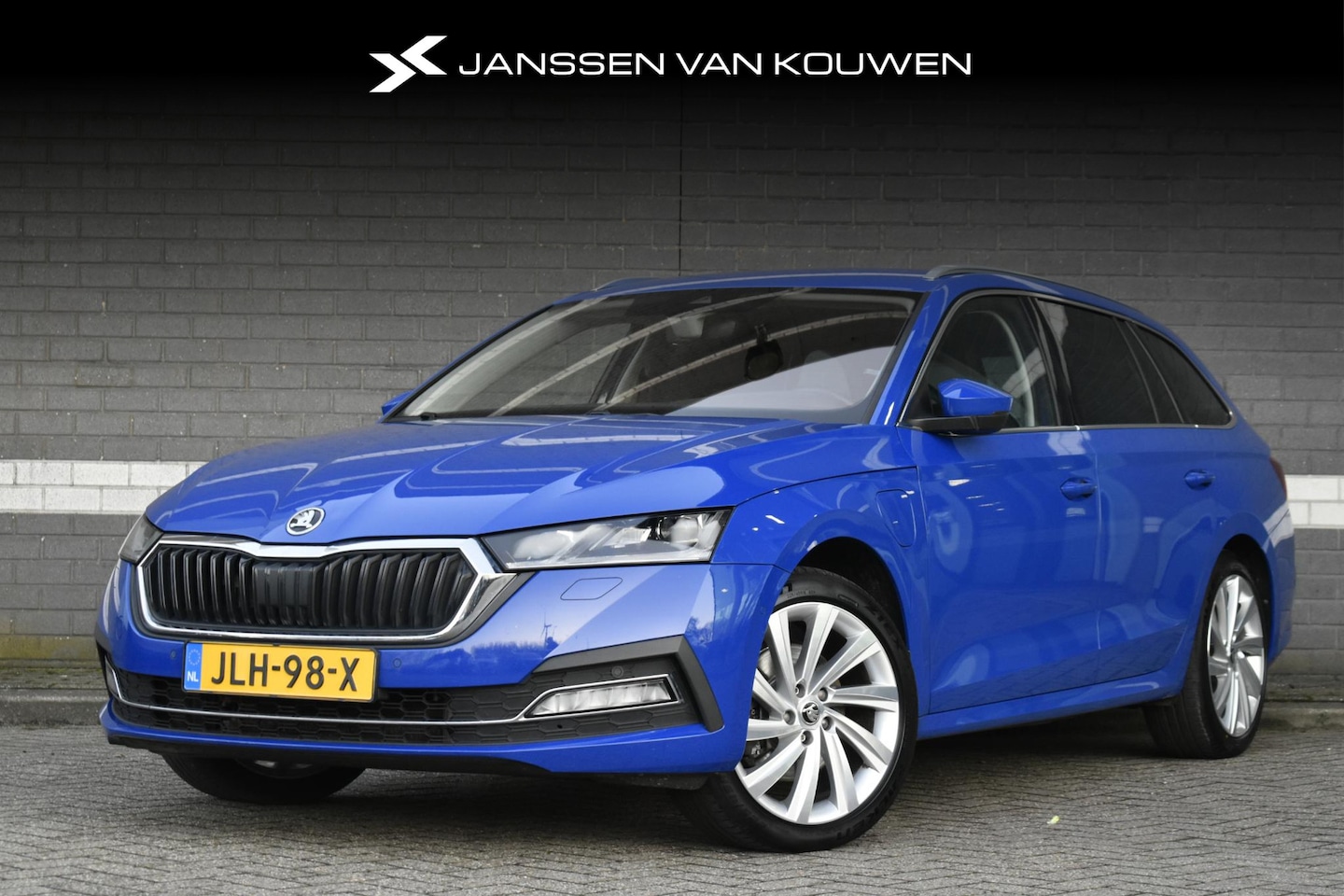 Skoda Octavia Combi - 1.4 TSI iV PHEV Business Edition SOH 95% Stoelverwarming LED Koplampen Carplay 18" LMW - AutoWereld.nl