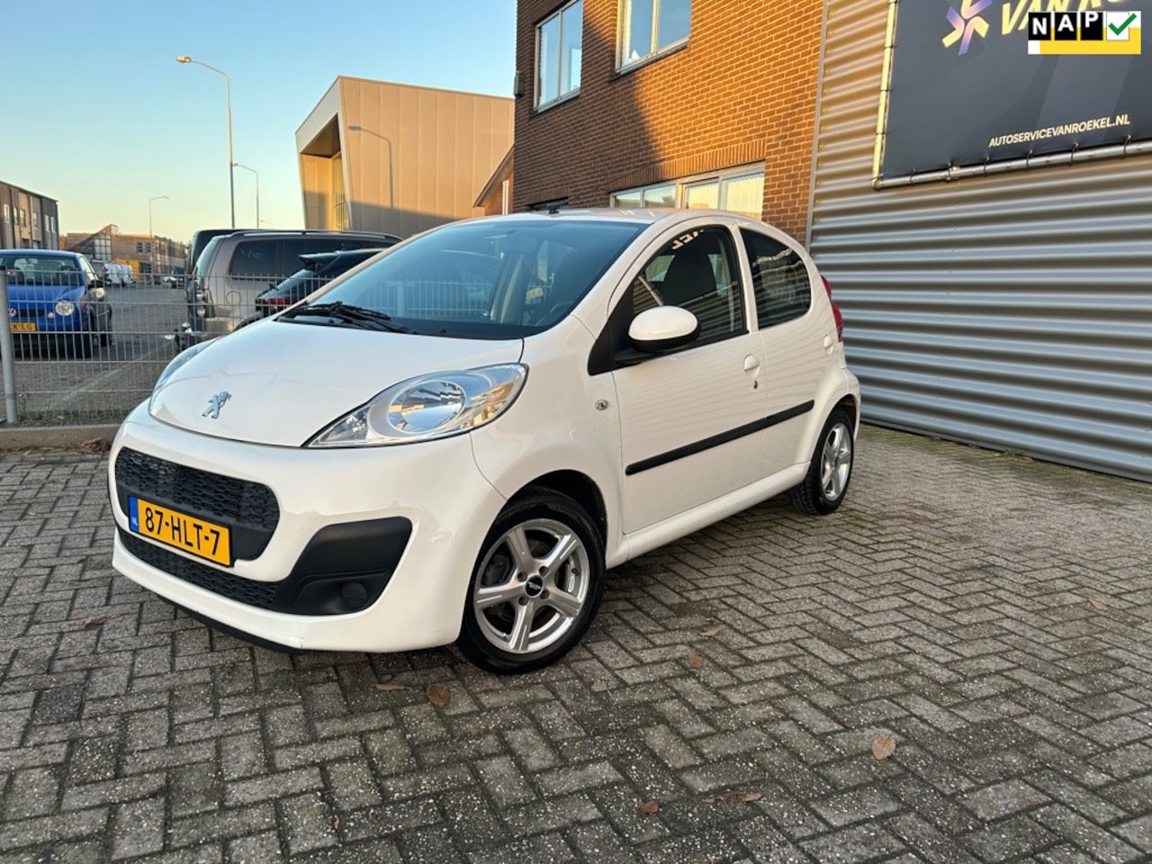 Peugeot 107 - 1.0-12V XS Wit | 5 Deurs | Airco | Elektrische ramen | LMV - AutoWereld.nl