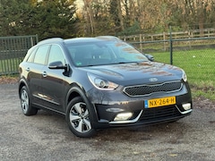 Kia Niro - 1.6 GDi Hybrid First Edition /Uniek/Lage kmstand/Automaat/Camera/Trekhaak/