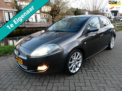 Fiat Bravo - 1.4 MultiAir Sport 140pk 1e eig. Clima Leder PDC Trekhaak 1300kg