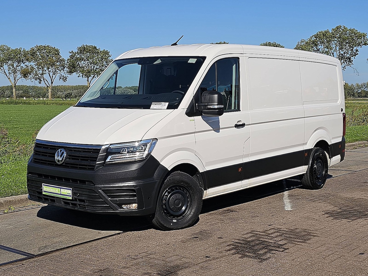 Volkswagen Crafter - 35 2.0 TDI L3H2 LED Navi Standkachel Trekhaak PDC Cruise Stoelverwarming Apple Carplay Eur - AutoWereld.nl