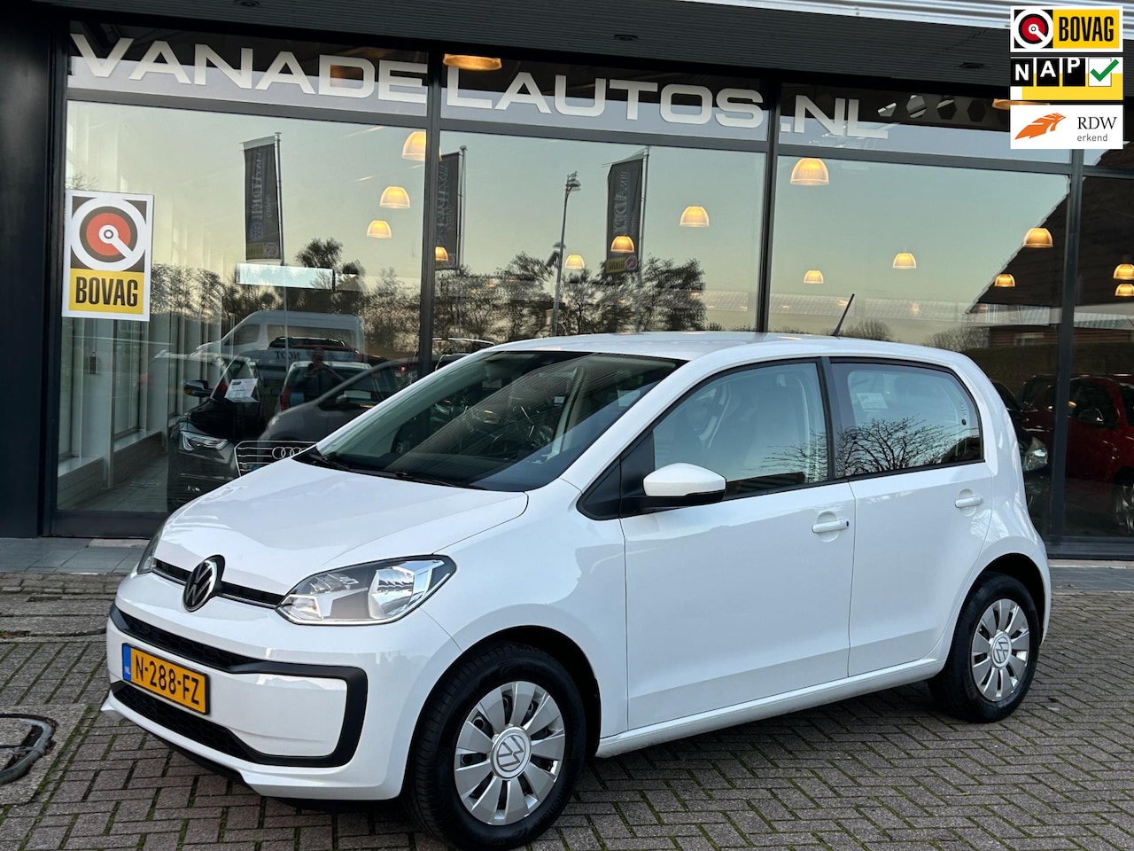 Volkswagen Up! - 1.0 5Drs 1e Eig! Airco Bluetooth Elek.Pakket Isofix NAP NL-Auto Zeer Nette Staat! - AutoWereld.nl