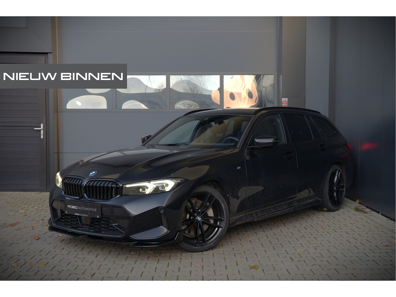BMW 3-serie Touring - 330i xDrive High Excecutive M Sport | M Performance | Stoelverwarming | Camera | Navigatie - AutoWereld.nl