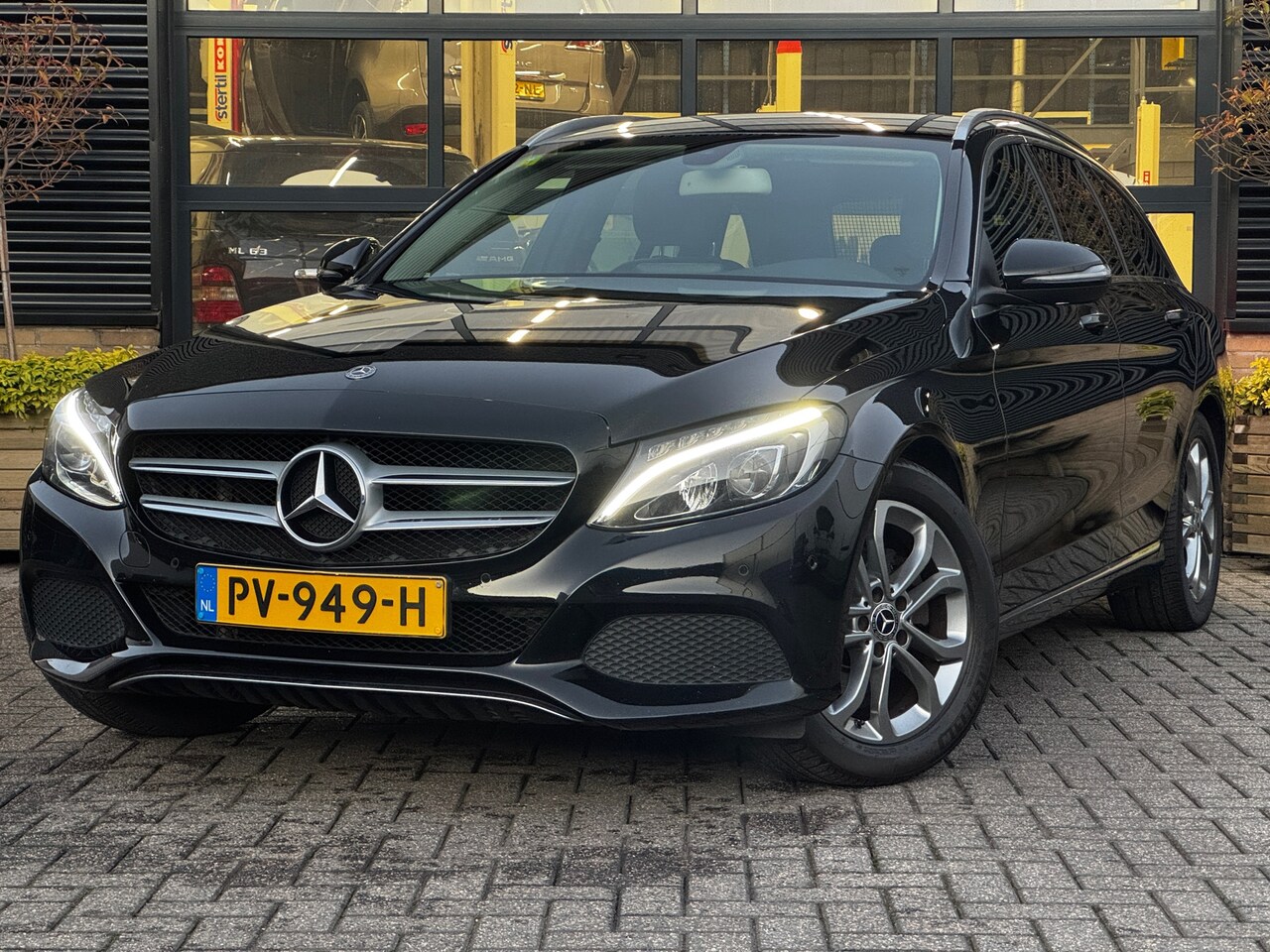 Mercedes-Benz C-klasse Estate - 180 Business Solution | Trekhaak | Navigatie | Cruise Control | Climate Control | Stoelver - AutoWereld.nl