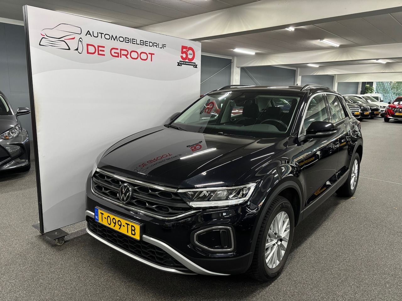 Volkswagen T-Roc - 1.0 TSI Life Nederlandse auto met Xenon, Navigatie en Apple/Android Carplay - AutoWereld.nl