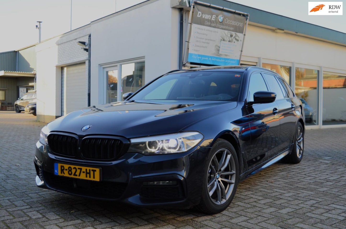 BMW 5-serie Touring - 520d M sport M-pakket Pano Head-up Adaptief cruise - AutoWereld.nl