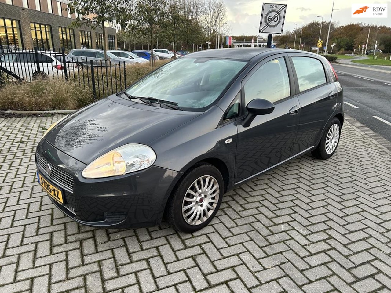 Fiat Grande Punto - 1.4 Active 2009! AIRCO! Zeer nette auto! NWE APK! - AutoWereld.nl