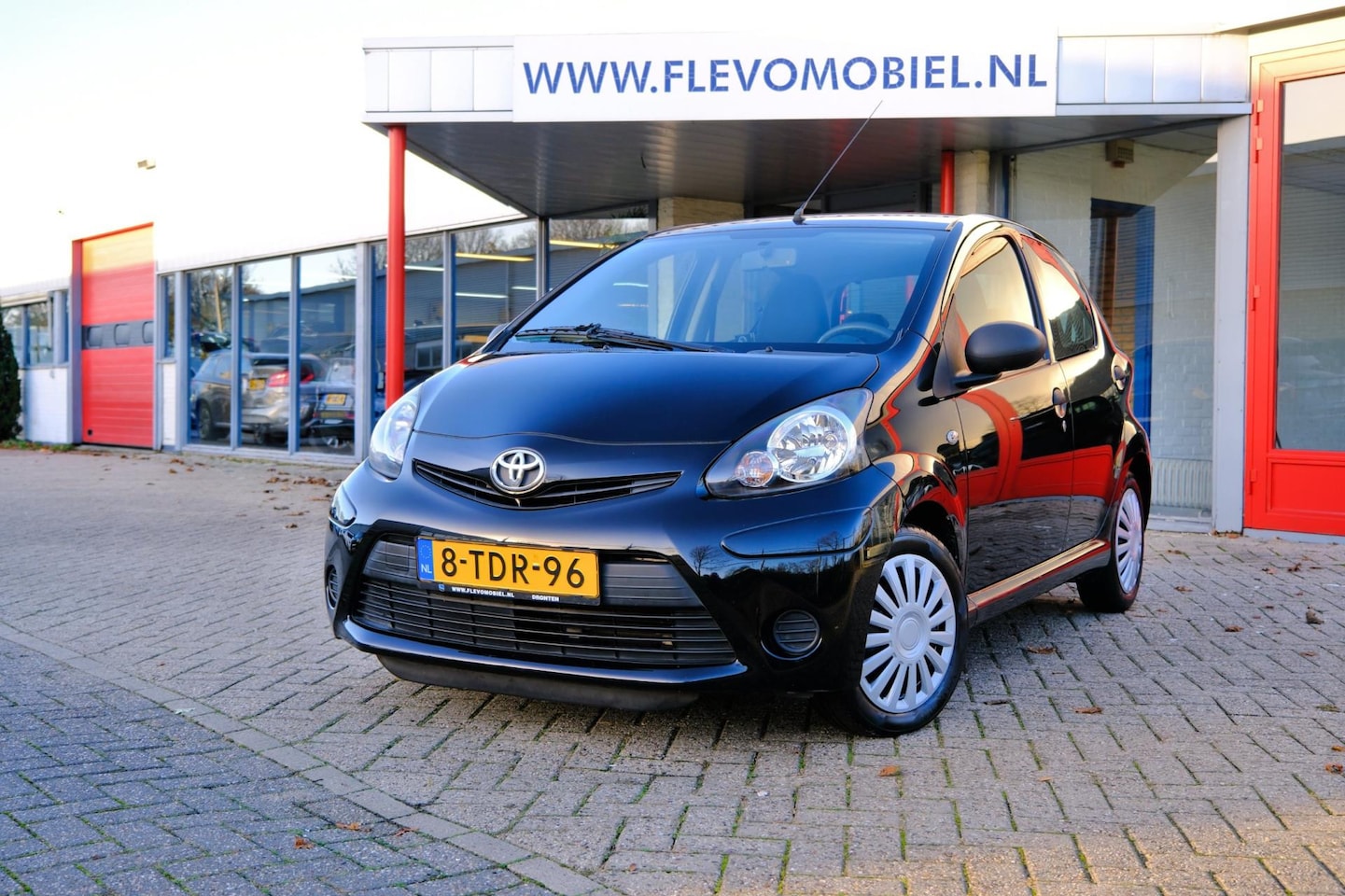 Toyota Aygo - 1.0 VVT-i Now 5-drs Airco|52.805km! - AutoWereld.nl