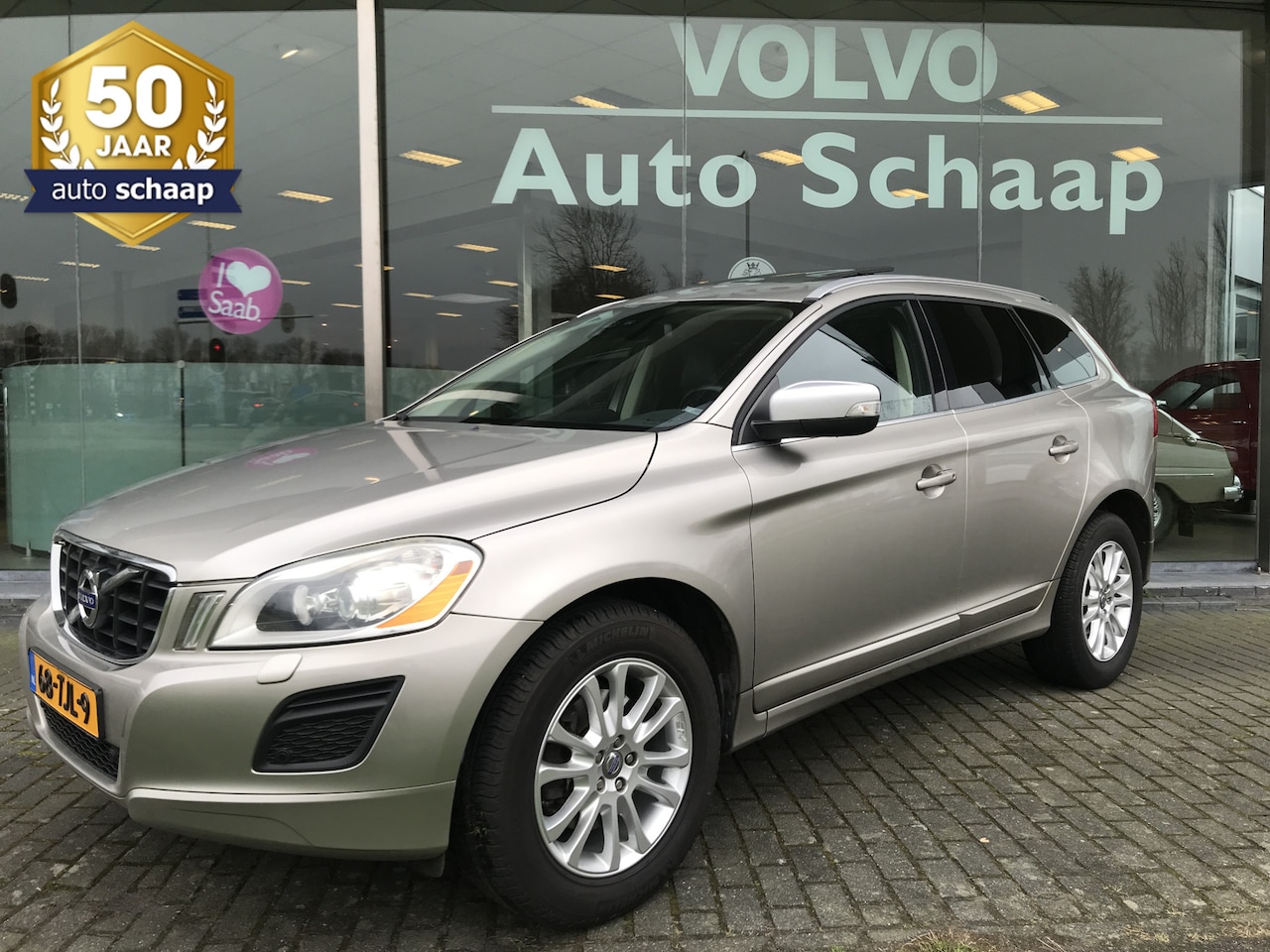 Volvo XC60 - 2.0 D3 5-cil. Summum Automaat | Rijklaar incl garantie | Panorama dak Trekhaak Camera Xeno - AutoWereld.nl