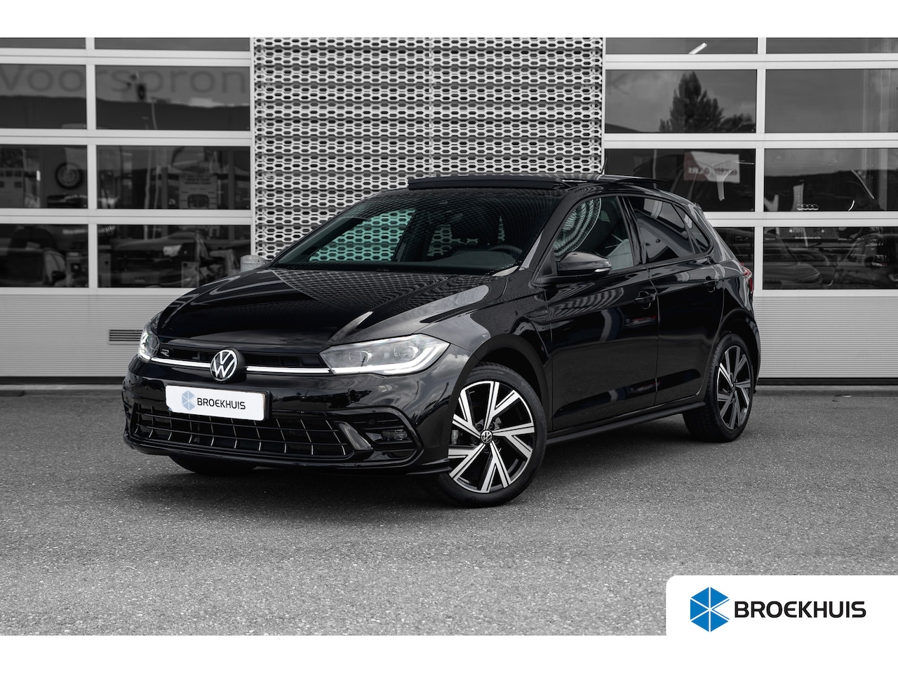 Volkswagen Polo - 1.0 TSI DSG R-Line | Panorama Dak | Camera | | Achteruitrijcamera | Elektrisch glazen pano - AutoWereld.nl