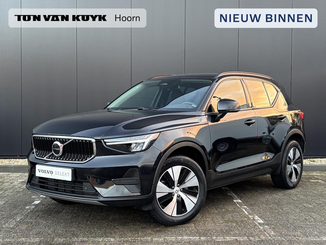 Volvo XC40 - 2.0 B3 Essential / elek. trekhaak / Stoel- en stuurverwarming / cruise control / all seaso - AutoWereld.nl