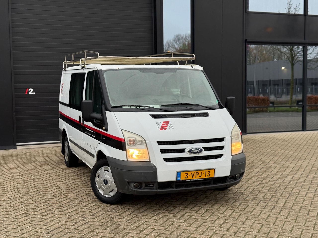 Ford Transit - 260S 2.2 TDCI Ambiente SHD DC AIRCO/NAVI/EXPORT - AutoWereld.nl