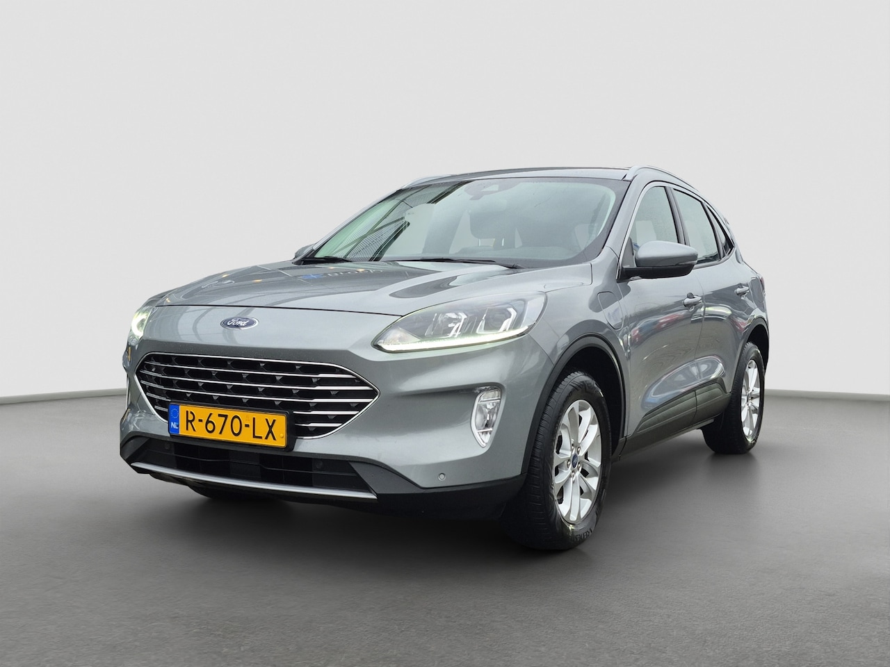 Ford Kuga - 2.5 PHEV Titanium Camera | Keyless | Full map navigatie | Parkeersensoren | Carplay/androi - AutoWereld.nl