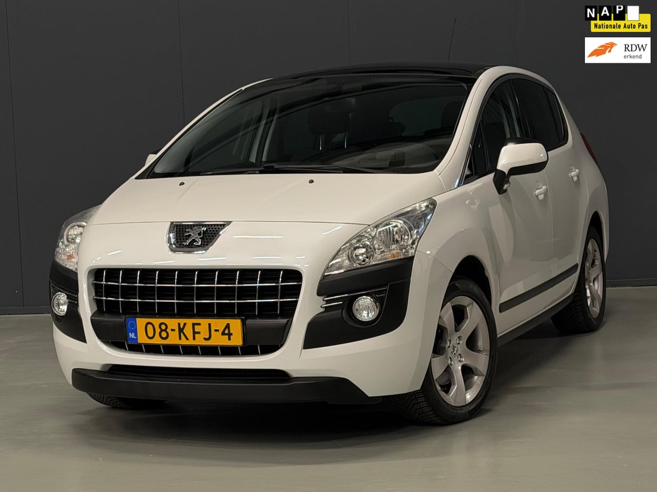 Peugeot 3008 - 1.6 THP Première HEAD-UP/NAVI/PANO/6-BAK/CRUISE/AIRCO | NETTE AUTO ! - AutoWereld.nl