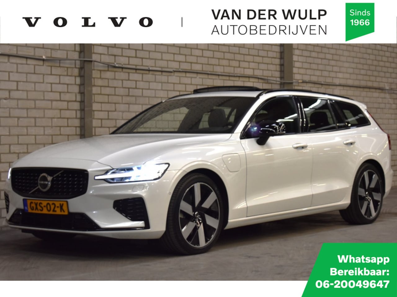 Volvo V60 - T6 350PK AWD Ultra Dark | Trekhaak | Schuifdak | 360 | - AutoWereld.nl
