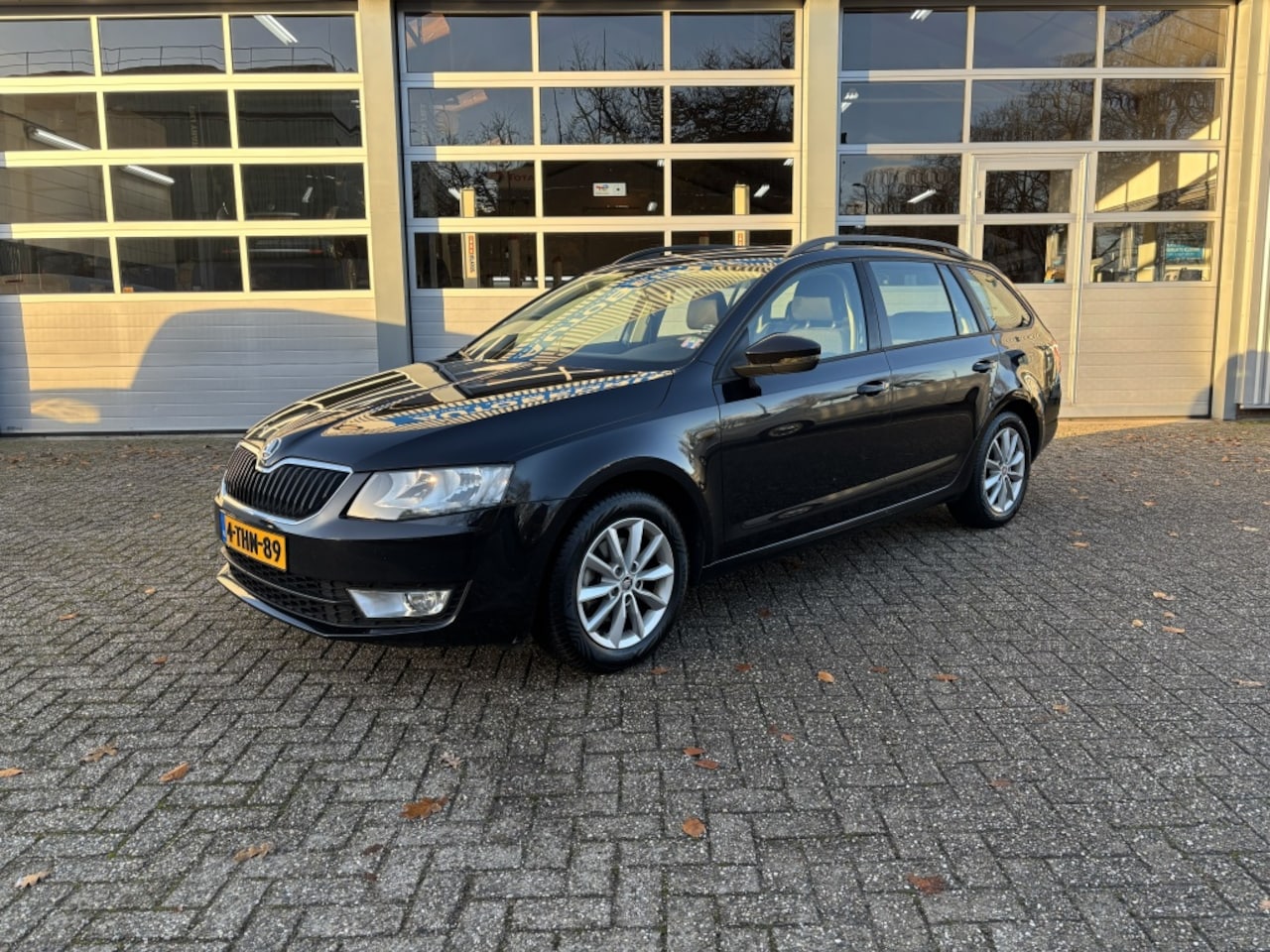 Skoda Octavia Combi - 1.2 TSI Cruise/Climate/Trekhaak/PdcAchter/Navi/Stoelverw. - AutoWereld.nl