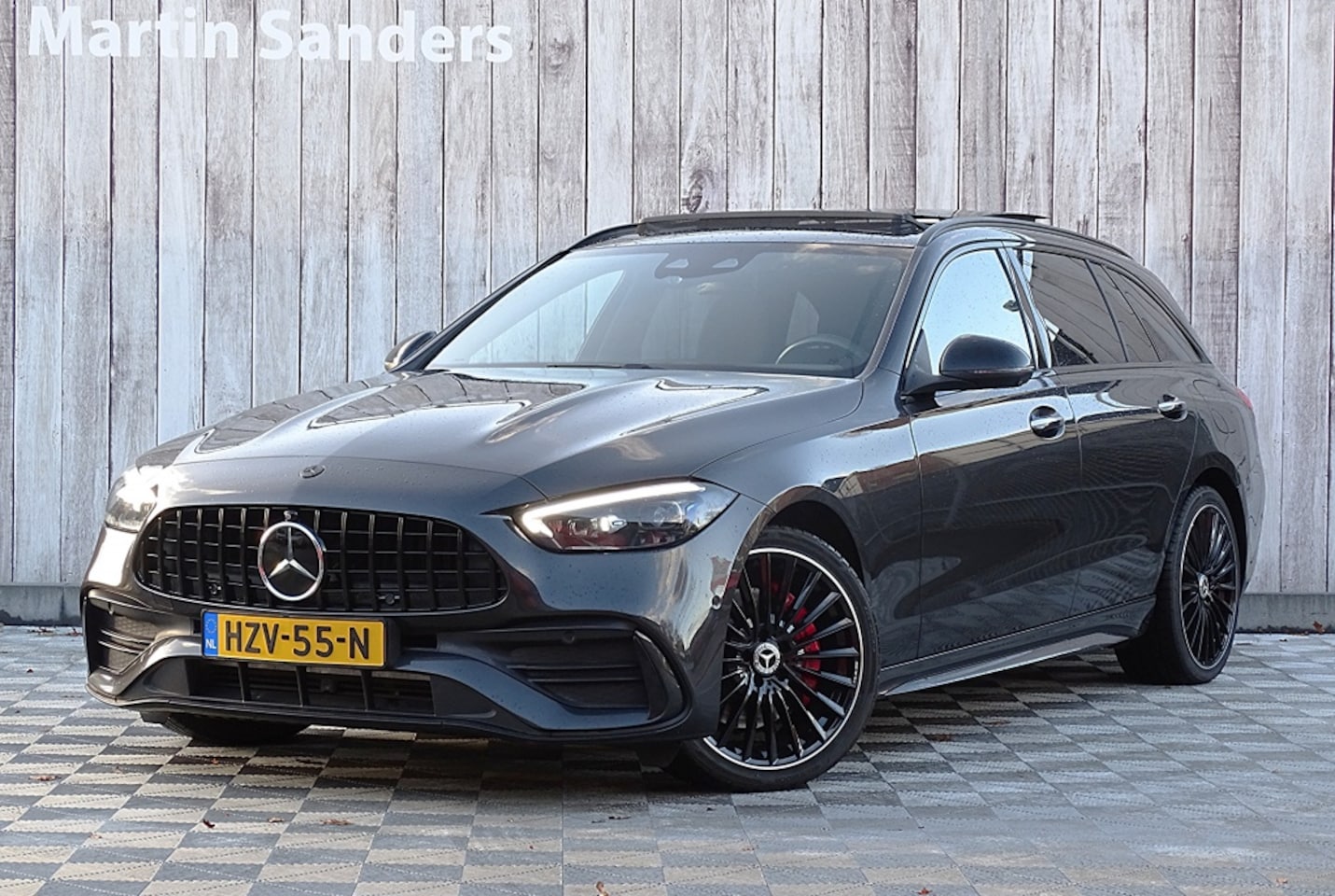 Mercedes-Benz C-klasse - 300 e AMG Line 63 Panoramadak/360 - AutoWereld.nl