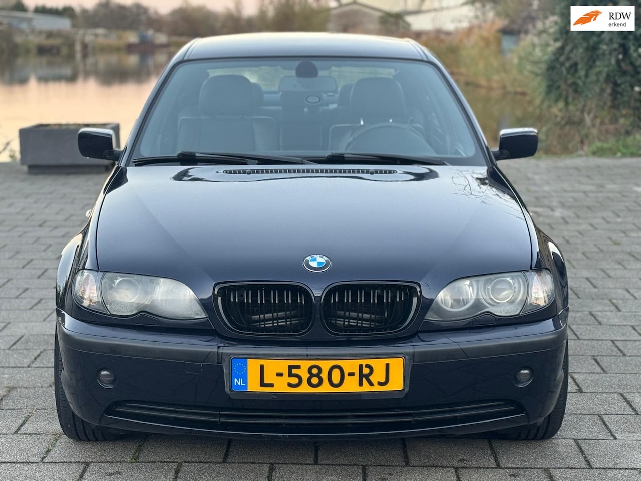 BMW 3-serie - 318i 318i, airco, navigatie, aluminium velgen, parkeersensoren achter - AutoWereld.nl