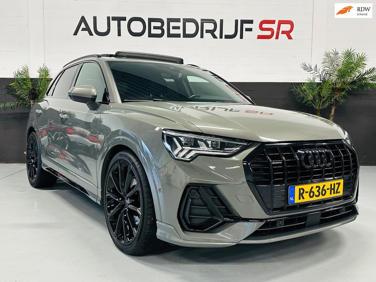 Audi Q3 - 45 TFSI quattro S Line Panoramadak Sfeerverlichting! 21inch velgen - AutoWereld.nl