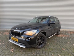 BMW X1 - sDrive18i Exec./Pano/Elek. voortstoelen/Trekhaak