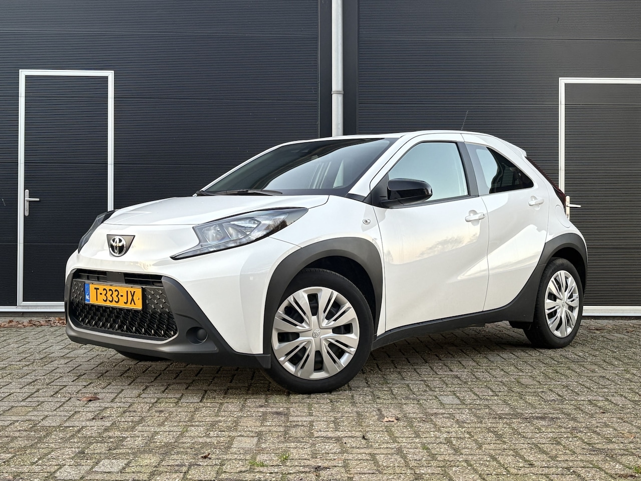 Toyota Aygo X - 1.0 VVT-i MT Play | Airco | Camera | Carplay | NL-auto - AutoWereld.nl