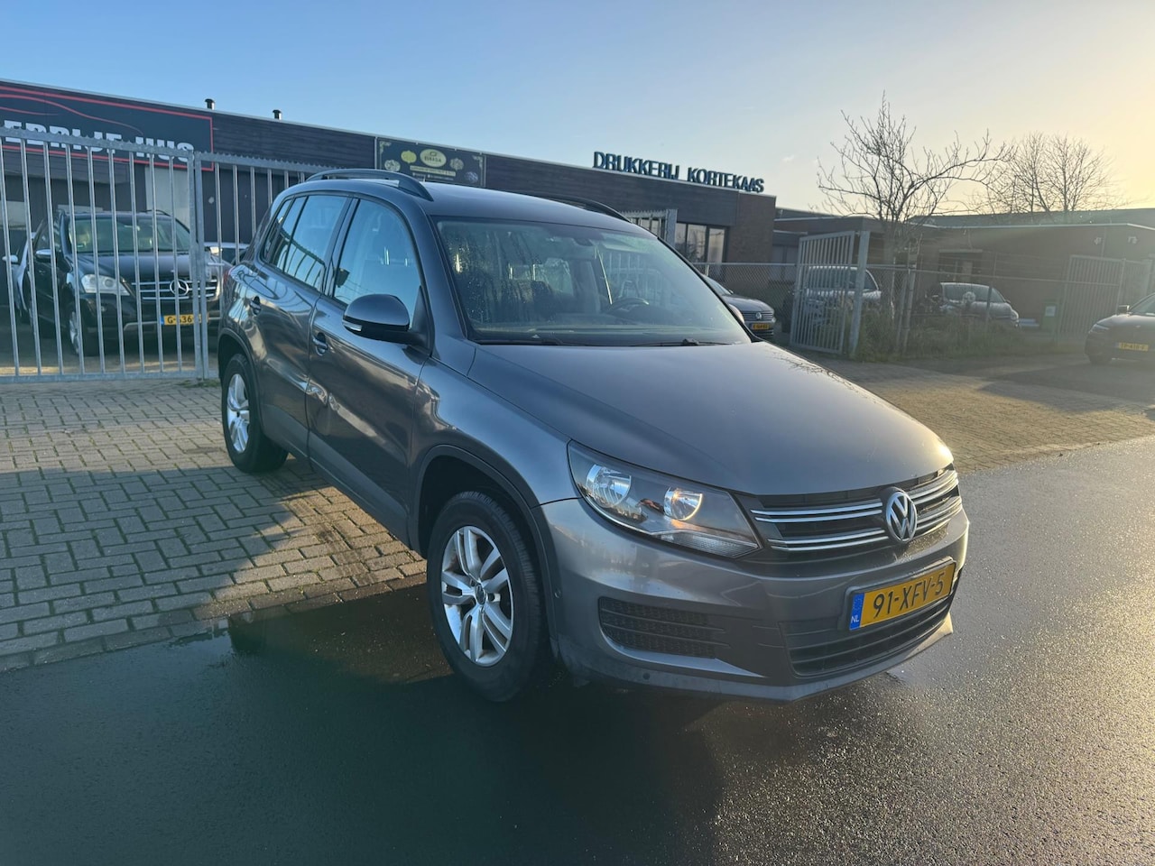 Volkswagen Tiguan - 1.4 TSI Comfort&Design EURO 5 PANO/NAVI/PDC - AutoWereld.nl