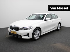 BMW 3-serie - 318i Executive Edition |Trekhaak | Half leer | Parkeersensoren voor | NAV |