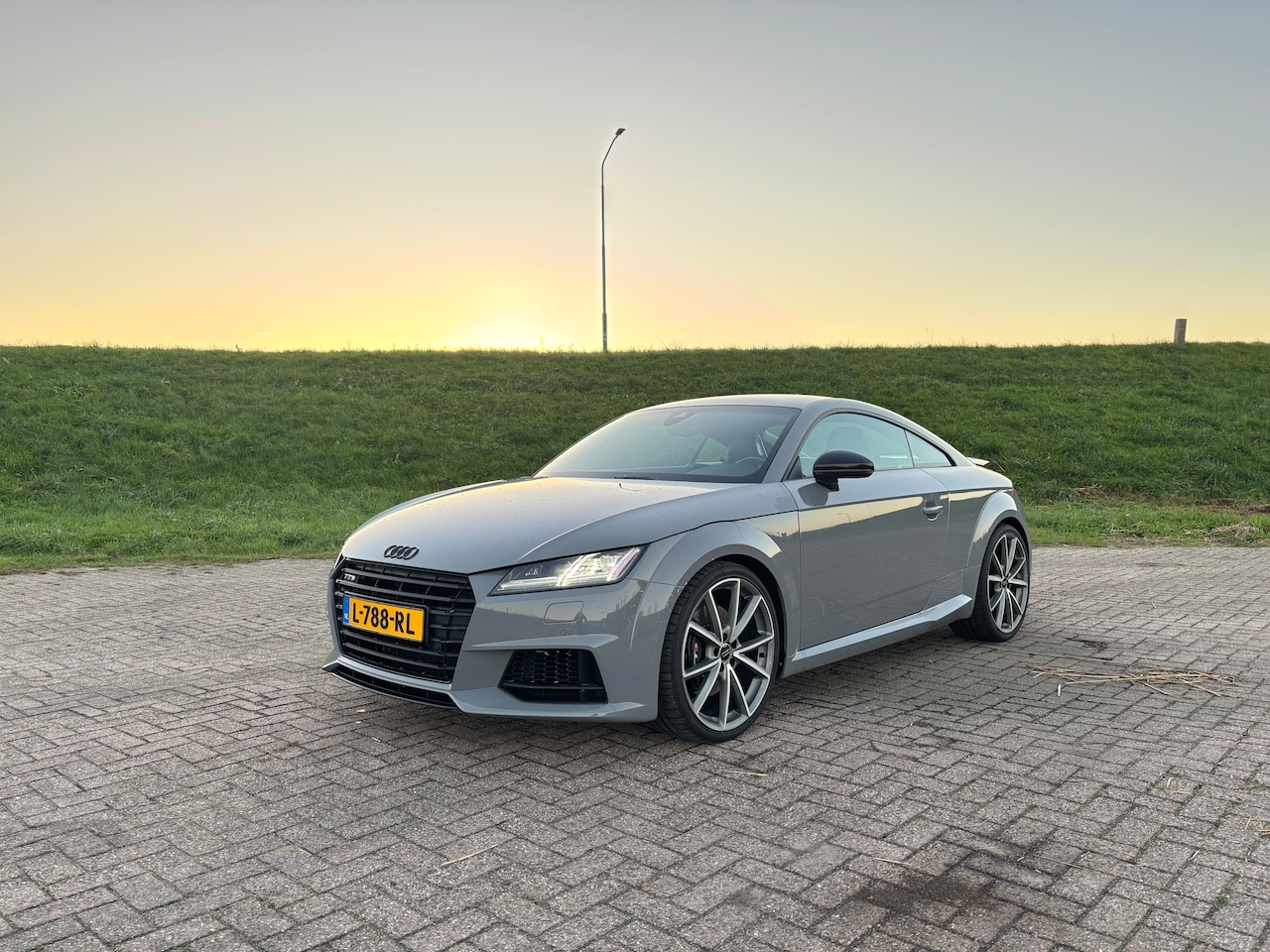 Audi TT - 2.0 TFSI quattro Pro Line + Nardo grijs, leder, 20inch, stage 1 - AutoWereld.nl
