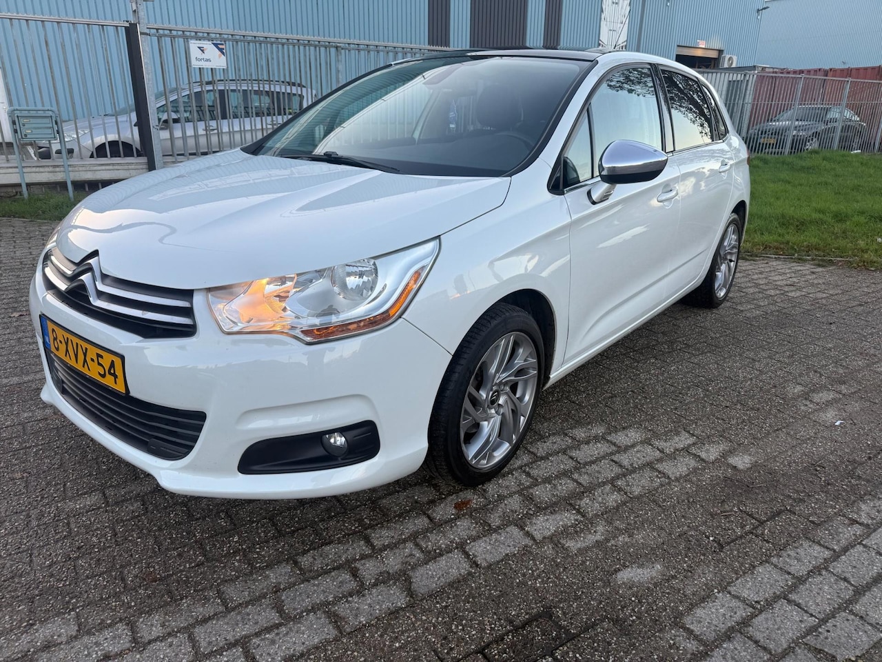 Citroën C4 - 1.2 PureTech, Navi, Clima, Cruise, Pano, NAP - AutoWereld.nl
