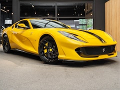 Ferrari 812 Superfast - V12 HELE Atelier Full Carbon 6.5 V12 Superfast Giallo Triplo Painted Stripe