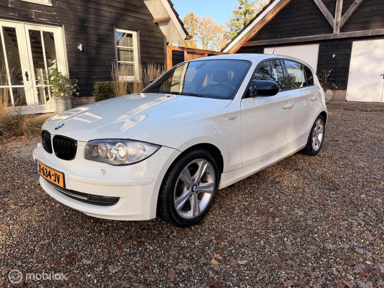 BMW 1-serie - 118i EffDyn. Ed. Business Line Ultimate Edition 118i EffDyn. Ed Business Line Ultimate Edition - AutoWereld.nl