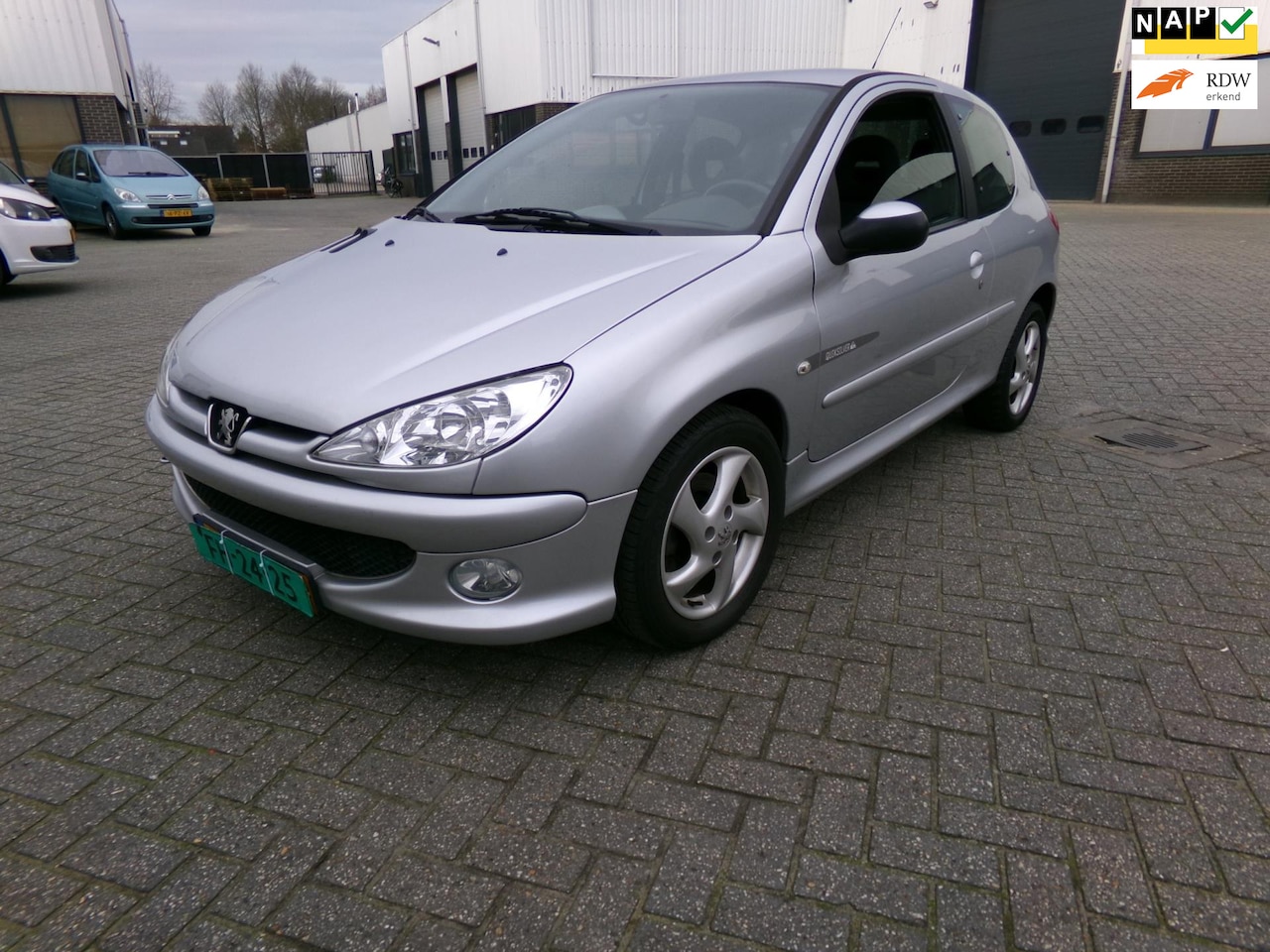 Peugeot 206 - 1.4-16V Quiksilver 1.4-16V Quiksilver - AutoWereld.nl